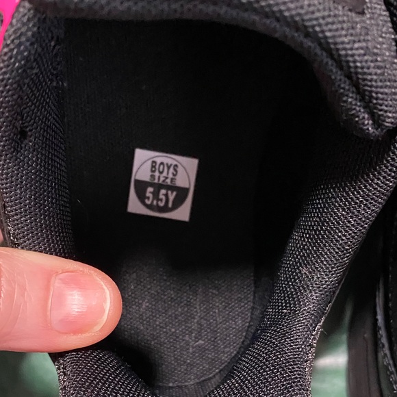 NWOT Nike Black Running Shoes with Pink Accents - Picture 4 of 4